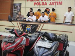 Ditreskrimum Polda Jatim Ringkus Tersangka Curanmor Bersenjata Airsoft Gun