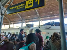 Jelang Libur Panjang Akhir Pekan, 22.566 Pelanggan Berangkat dari Stasiun Daop 8 Surabaya