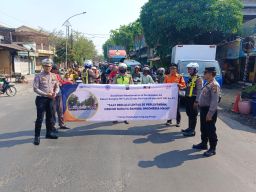 Harlantas Bhayangkara ke-69, Satlantas Polres Tanjung Perak dan PT KAI Daop 8 Gelar Sosialisasi