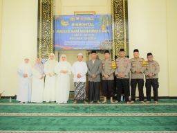 Polres Gresik Gelar Peringatan Maulid Nabi Muhammad SAW 1446H/2024 di Masjid Al-Aziz