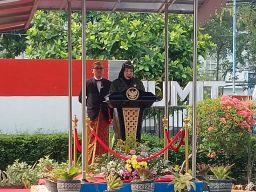 Gunakan Kostum Pejuang, BKKBN Jatim Gelar Peringatan Hari Pahlawan