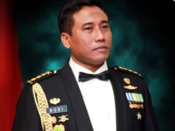 Mayjen TNI Assc., Prof., DR. Budi Pramono, Alumny APCSS, Hawai- Honolulu Raih Rekor MURI