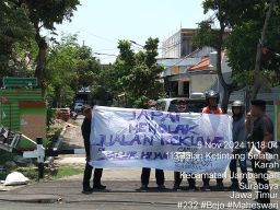 JAPAI Geruduk Calon Rumah Walikota Surabaya, Tolak SK Penataan Reklame