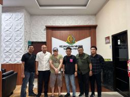 Buronan Kasus Penggelapan, Welly Tanubrata, Ditangkap Tim Kejari Tanjung Perak