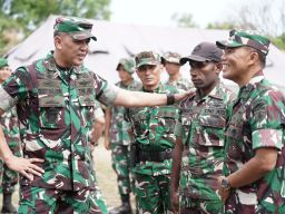 Pangdam Brawijaya Tinjau Yonif Teritorial Pembangunan di Bangkalan