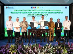 Rayakan Hari Sumpah Pemuda Jadi Kolaborasi PLN dan KAI Wujudkan Elektrifikasi Jalur Kereta Indonesia