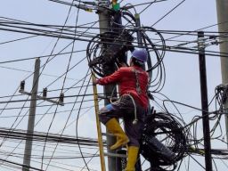 Kolaborasi PLN Icon Plus dan Pemkot Surabaya Wujudkan Penataan Infrastruktur Kabel Fiber Optik