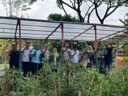 YBM PLN UIP JBTB Dukung KUC Cah Angon Kembangkan Budidaya Lele untuk Kemandirian Warga Ketintang