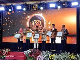 Kemendukbangga/BKKBN Jatim Raih Predikat Informatif di Malam Anugerah KI Awards Jawa Timur 2025