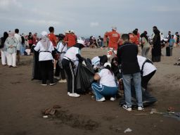 Yayasan WINGS Peduli Perluas Kampanye #Kelola 738 Kg Sampah melalui Aksi Bersih