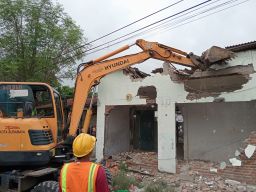 Pemkot Surabaya Tertibkan Pasar Simomulyo Baru Berdiri di Atas Aset Negara 