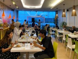 Zest Jemursari Surabaya Luncurkan"Lamak Bana "Ramadhan Iftar Buffet Dengan Rasa Autentik Minangkabau