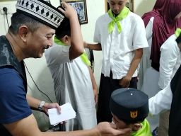 Ramadhan 1447 H, Baksos’e Suroboyo Santuni Anak Yatim Lewat Sahur Bersama di Kelurahan Sawunggaling