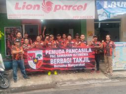 Wujud Kepedulian di Bulan Suci, PAC Pemuda Pancasila Sawahan Tebar 300 Paket Takjil