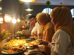 Halalbihalal Mulai Rp125 Ribu! Aston Inn Jemursari Sajikan All You Can Eat Favorit Warga Surabaya