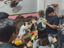 Polres Gresik Amankan 16 Orang dan Puluhan Botol Miras di Cerme, Respons Aduan “Cak Rama"