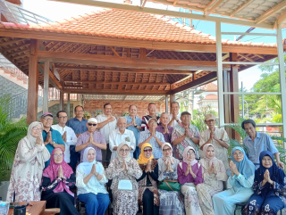 "Halal Bihalal SMANDELA ’76: Mempererat Silaturahmi Sesama Alumni”