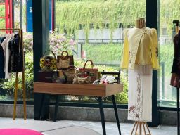 memperingati Hari Kartini, Four Points by Sheraton Surabaya, berkolaborasi dengan Wastra Gallery