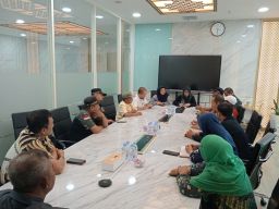 Gerakan Kolaboratif Peduli Lingkungan: Penanaman Mangrove Sambut Hari Bumi dan HJKS Surabaya