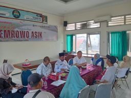 Camat Asemrowo Pimpin Rapat Aksi Tanam 3.000 Mangrove di Sontong Laut, Libatkan Warga dan UMKM