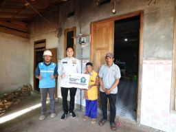 PLN Terangi Warga Salamwates Trenggalek, Program BPBL Diresmikan Wakil Ketua MPR RI