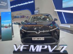 VinFast Kenalkan VF MPV 7 di IIMS Surabaya 2026, MPV Listrik Keluarga Tempuh 450 Km