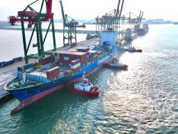 Cosco Pilih Terminal Teluk Lamong Arus Petikemas Internasional Tumbuh 90 Persen Lebih