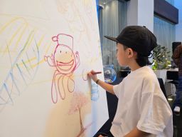 ARTSPACE ARTOTEL Hayam Wuruk Surabaya Hadirkan “Fraktal”, Eksplorasi Bentuk dan Warna