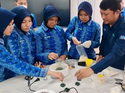 PLN dan IT PLN Siapkan SDM Unggul untuk Transisi Energi Lewat Pelatihan Energi Terbarukan bagi Siswa