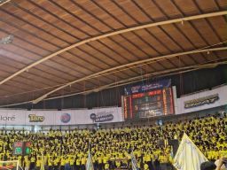 SMADA Menggila di DBL Arena! SMA 2 Surabaya Bantai SMA 10, Menang Telak 51-15