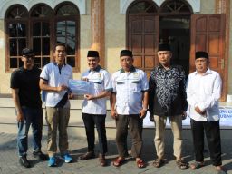Aston Sidoarjo Gandeng Kodim 0816 dan MBM Service Bersihkan Masjid Baitul Mujtahidin