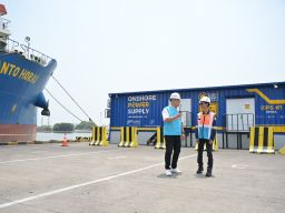 PLN dan Pelindo Perkuat Elektrifikasi Maritim Menuju Green Port, Resmikan Onshore Power Supply 1 MVA