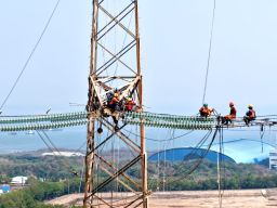 PLN UIP JBTB Perkuat Keandalan Listrik Jawa–Bali melalui UPP JBTB3 Sukses Energize SUTET 500 kV