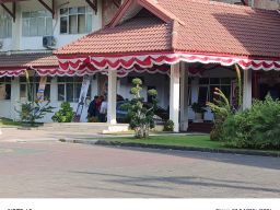 KPK Geledah Kantor Kanwil ATR/BPN Jatim, Penyidik Bawa Koper dan Kardus