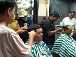 Inovasi TJSL,PT.Terminal Teluk Lamong Luncurkan Program "Lamong Cukur"