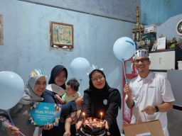 PLN Icon Plus Jatim Apresiasi Pelanggan Loyal ICONNET melalui Program Birthday Surprise di Sidoarjo