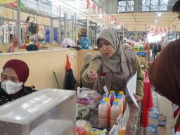 110 Pedagang Kali Lima di Kota Surabaya Siap Naik Kelas dengan Pembinaan Keamanan Pangan