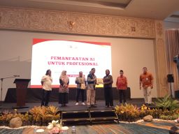 Dorong Jurnalisme Adaptif, BRIN dan Komisi X DPR RI Gelar Pelatihan AI bagi Jurnalis Surabaya