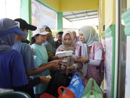 Srikandi PLN Icon Plus Jatim Perkuat Kepedulian Sosial dan Gaya Hidup Sehat  Dusun Limbe Sidoarjo