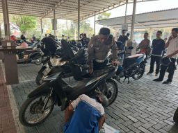 Sesuai Program Kapolri “Polisi Bersama Masyarakat” Satlantas Polres Gresik Fokus  Pelayanan Optimal