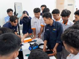Perluas Wawasan dan Pengenalan Industri Telekomunikasi,SMK Pwayatan Daha 1 Kunjungi PLN Icon Plus