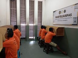Fasilitas Wartelsuspas Rutan Kelas I Surabaya Diharapkan Menjaga Kondisi Psikologis Warga Binaan