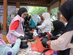 Dari Barang Bekas Jadi Bernilai, Srikandi PLN Icon Plus Ajak Masyarakat Peduli Lingkungan