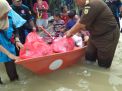 BAKORNAS IPWL GMDM Gresik Menyalurkan Bantuan ke Koban Banjir