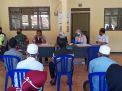 Babinsa Dampingi Pembagian Kartu Tani di Aula Balai Desa Kabuaran