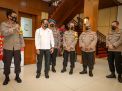 Kapolda Jatim Terima Bantuan dari PT. DMOB 2000 Botol Hidro Oxy