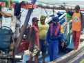 Tiga Kapal Beserta ABK Pemakai Jaring Trawl di Tangkap Polairud