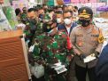 Forkopimda Jatim dan Sekdaprov Bagikan Masker di PGS Terkait Prokes