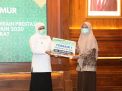 Gubernur Serahkan Bonus Peserta dan Pembina MTQ XXVlll