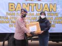 Dansat Brimob Polda Jatim Beri Bantuan Sembako Korban Banjir